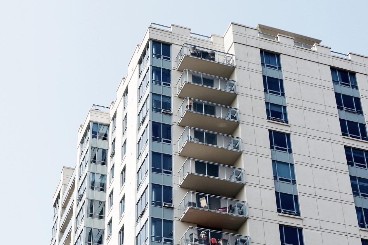 Het belang van een pakketautomaat in moderne appartementencomplexen